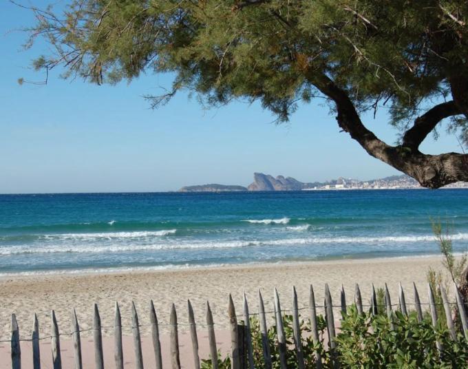 Rez-De-Villa Proche De La Mer - Villa Temana Saint-Cyr-sur-Mer Luaran gambar